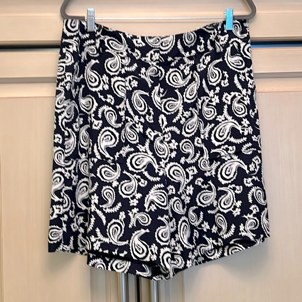 ST. JOHN Women’s Silk Shorts w/Belt